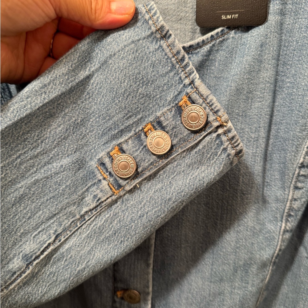 Levi's Denim Shirt - Picture 5 of 9